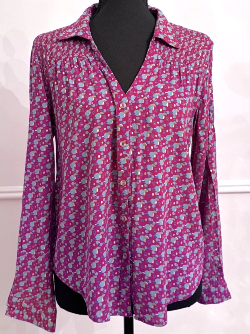 Maeve Anthropologie Emory Blouse Size 6 Magenta Floral Smocked Hi Lo Rayon